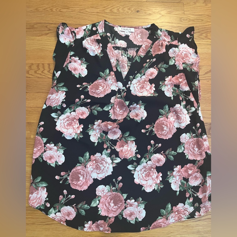Women's flowered blouse